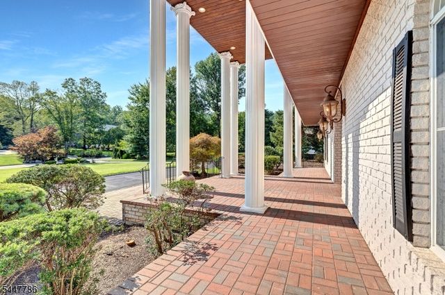 9 Wexford Ct, Warren Twp., NJ 07059
