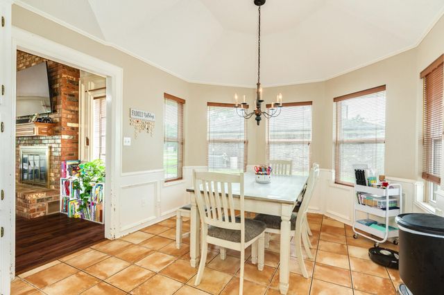 107 Mistletoe Street, Lake Jackson, TX 77566