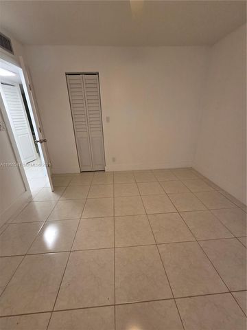 620 NE 12th Ave 101, Hallandale Beach, FL 33009