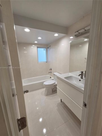 620 NE 12th Ave 101, Hallandale Beach, FL 33009