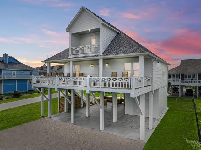 2301 Trinidad Drive, Crystal Beach, TX 77650