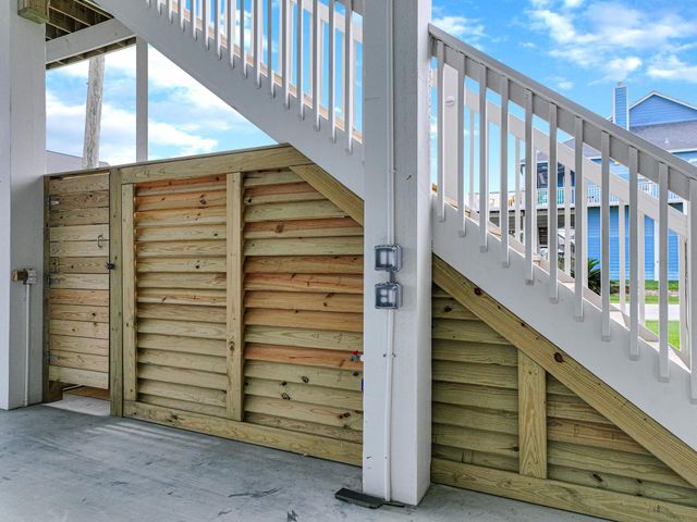 2301 Trinidad Drive, Crystal Beach, TX 77650