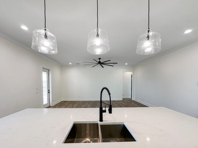 2301 Trinidad Drive, Crystal Beach, TX 77650