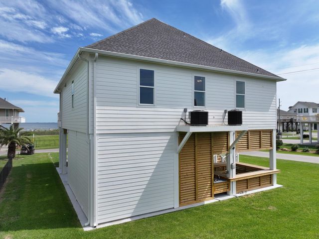2301 Trinidad Drive, Crystal Beach, TX 77650