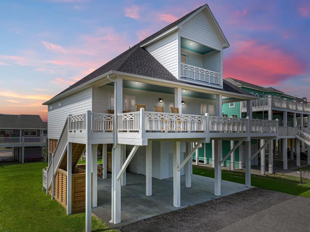 2301 Trinidad Drive, Crystal Beach, TX 77650