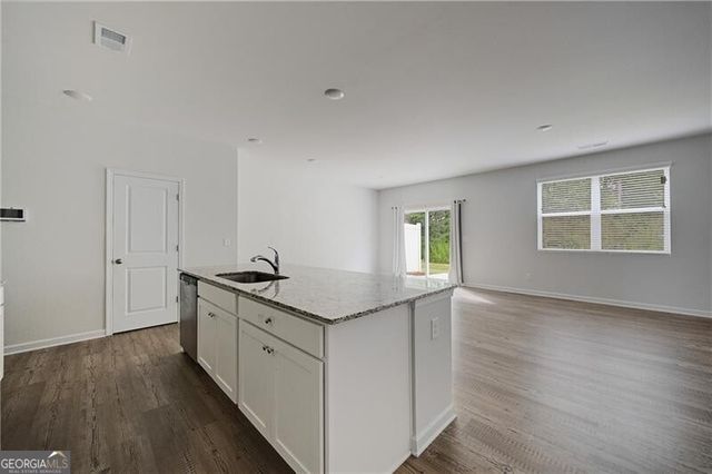 5141 Sidney Square Drive, Flowery Branch, GA 30542