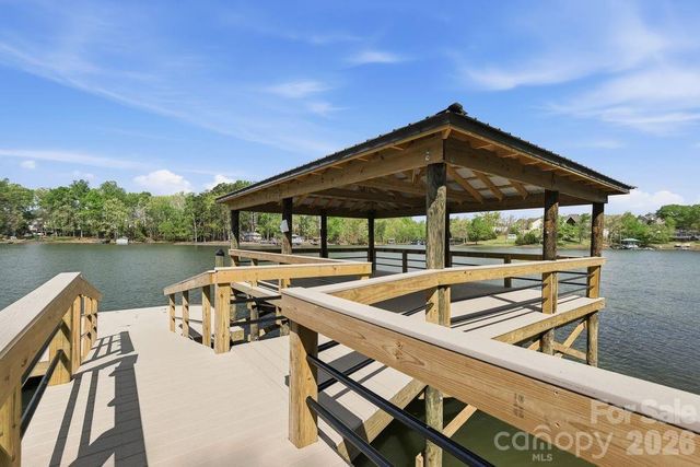 18427 Cove Landing Road, Charlotte, NC 28278