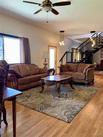 24613 Shady Oak Place, Perry, MO 63462