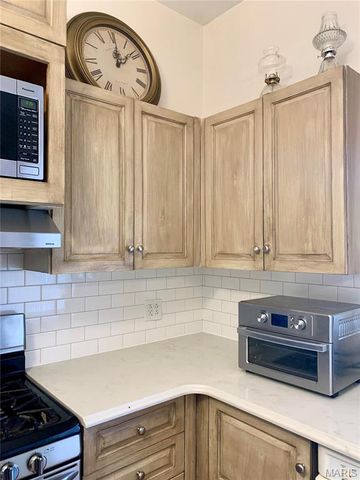 24613 Shady Oak Place, Perry, MO 63462