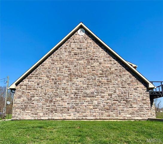 24613 Shady Oak Place, Perry, MO 63462
