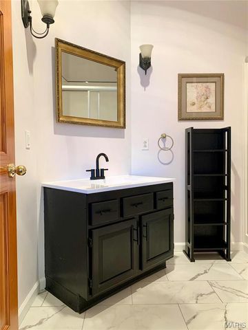 24613 Shady Oak Place, Perry, MO 63462