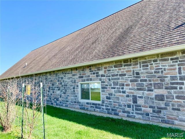 24613 Shady Oak Place, Perry, MO 63462