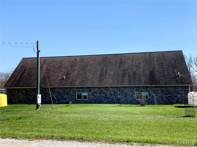 24613 Shady Oak Place, Perry, MO 63462