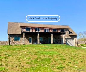 24613 Shady Oak Place, Perry, MO 63462