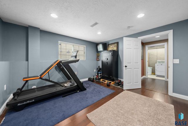 2024 S Shaw Ave Avenue, Sioux Falls, SD 57106