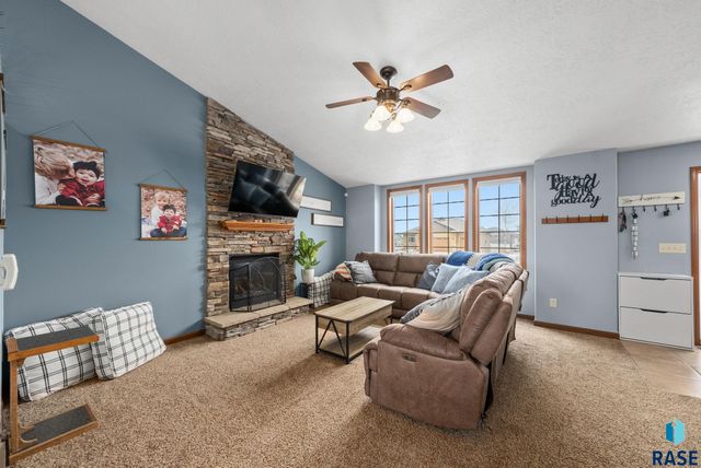 2024 S Shaw Ave Avenue, Sioux Falls, SD 57106