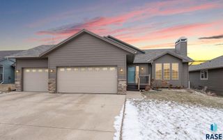 2024 S Shaw Ave Avenue, Sioux Falls, SD 57106
