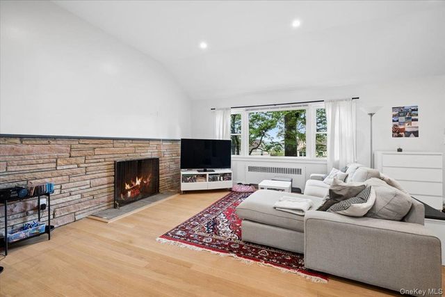 54 Park Circle, White Plains, NY 10603