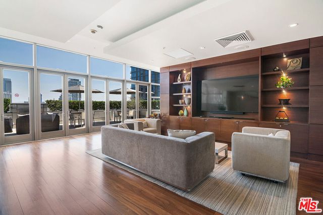 1155 S Grand Avenue 1511, Los Angeles, CA 90015
