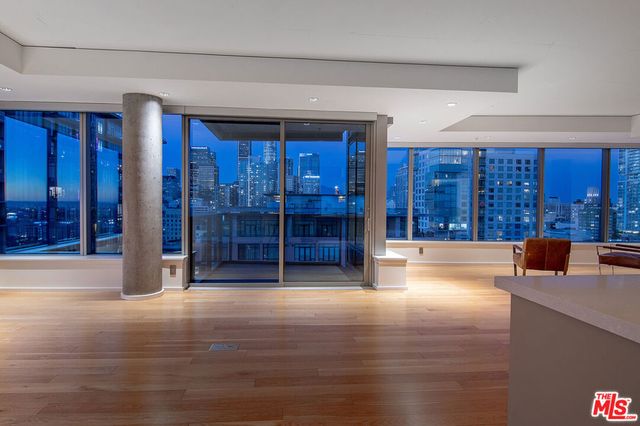 1155 S Grand Avenue 1511, Los Angeles, CA 90015