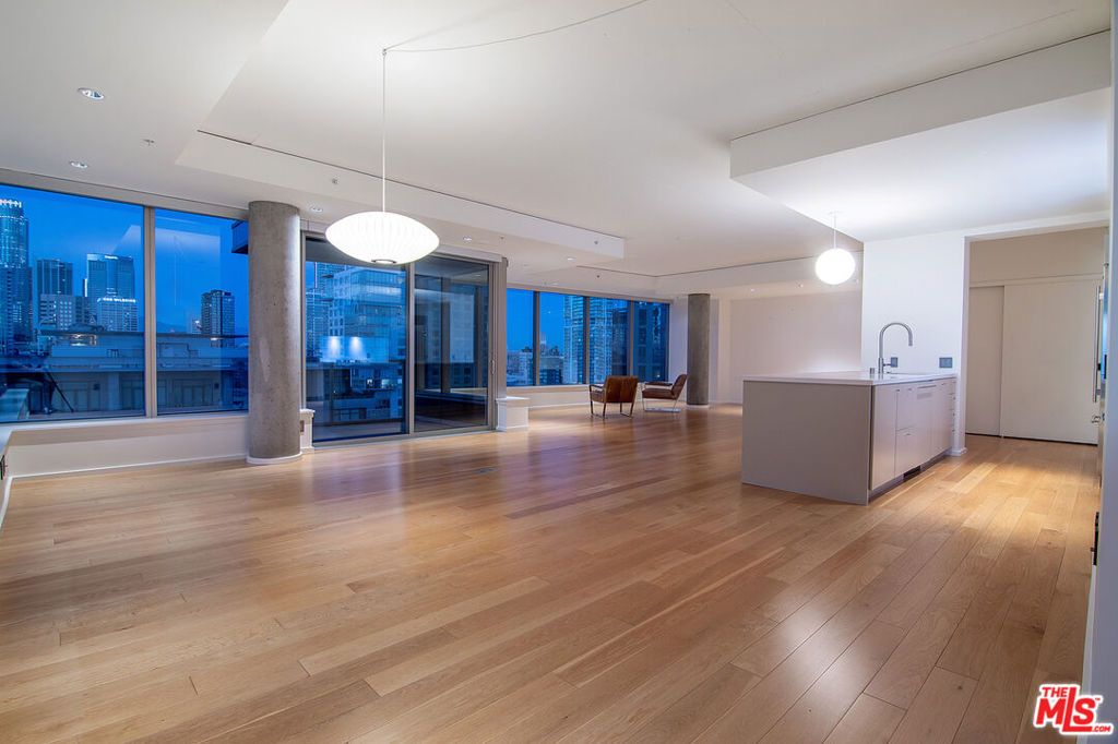 1155 S Grand Avenue 1511, Los Angeles, CA 90015