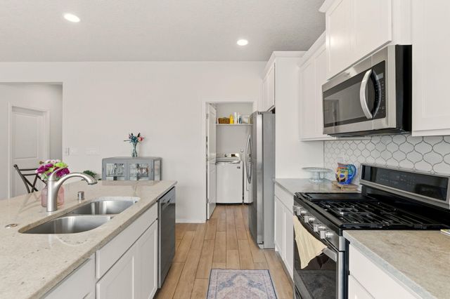 532 Wyatt Avenue SW, Los Lunas, NM 87031