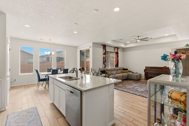 532 Wyatt Avenue SW, Los Lunas, NM 87031