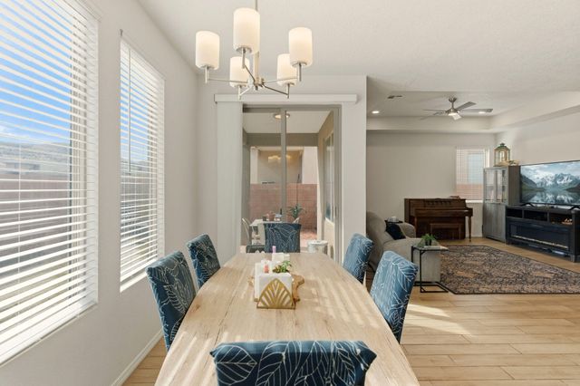 532 Wyatt Avenue SW, Los Lunas, NM 87031