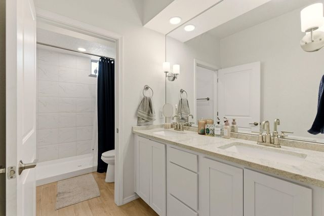 532 Wyatt Avenue SW, Los Lunas, NM 87031