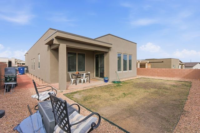 532 Wyatt Avenue SW, Los Lunas, NM 87031