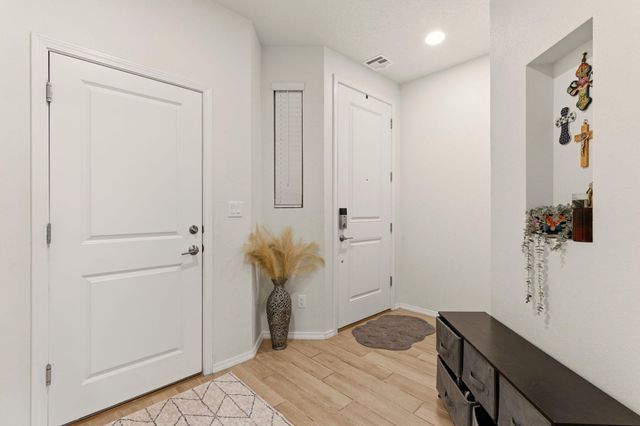 532 Wyatt Avenue SW, Los Lunas, NM 87031