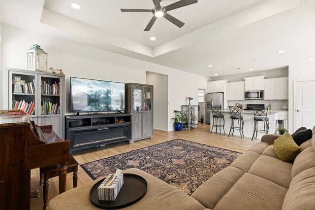 532 Wyatt Avenue SW, Los Lunas, NM 87031