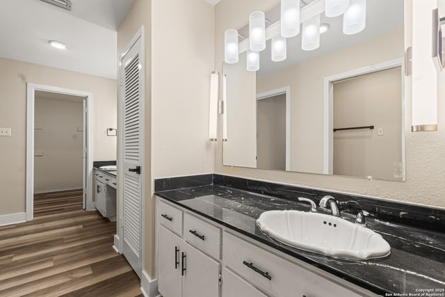 3605 Hidden Dr Apt B4, San Antonio, TX 78217