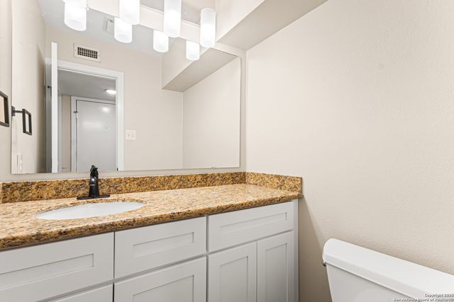 3605 Hidden Dr Apt B4, San Antonio, TX 78217