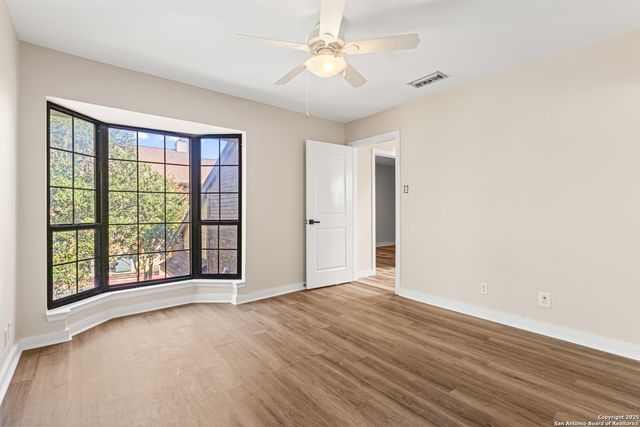 3605 Hidden Dr Apt B4, San Antonio, TX 78217