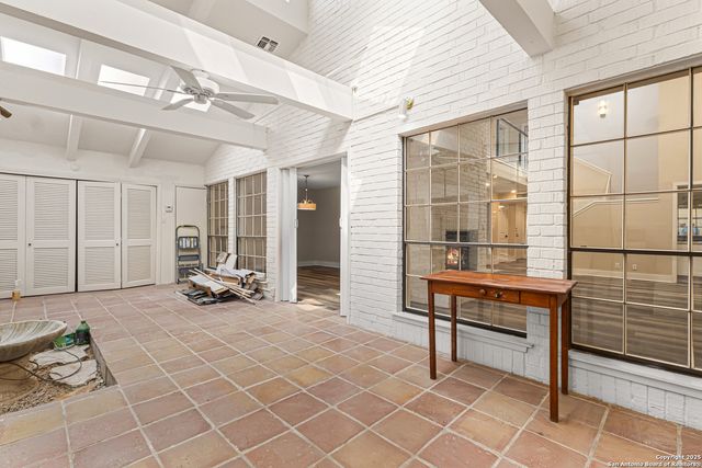 3605 Hidden Dr Apt B4, San Antonio, TX 78217