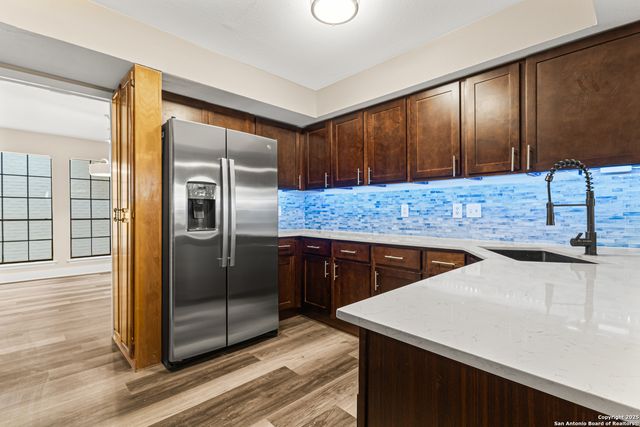 3605 Hidden Dr Apt B4, San Antonio, TX 78217