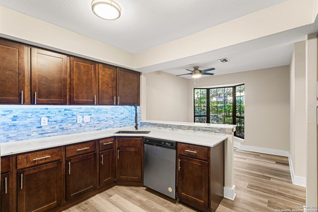 3605 Hidden Dr Apt B4, San Antonio, TX 78217