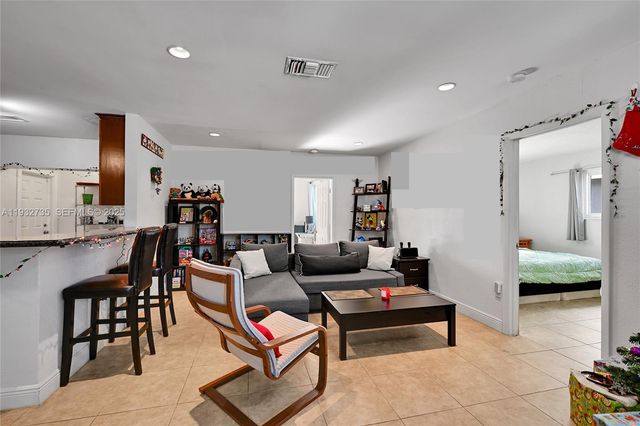 6500 NW 27th St, Sunrise, FL 33313