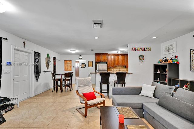 6500 NW 27th St, Sunrise, FL 33313