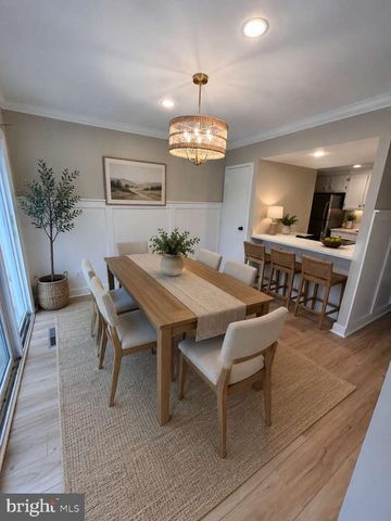 215 E CHELSEA CIR, Newtown Square, PA 19073