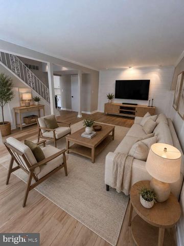 215 E CHELSEA CIR, Newtown Square, PA 19073