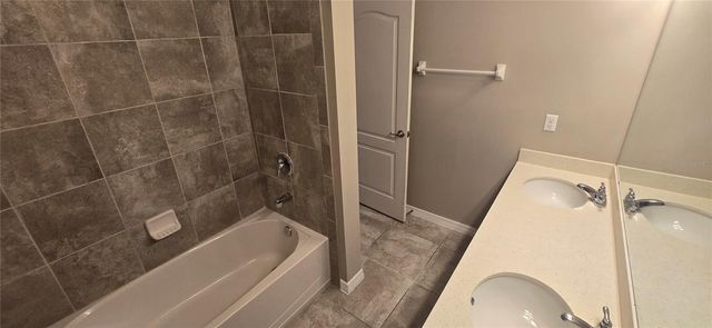 7564 BISHOP SQUARE DRIVE, Winter Garden, FL 34787