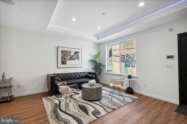 1805 E OAKDALE ST, Philadelphia, PA 19125