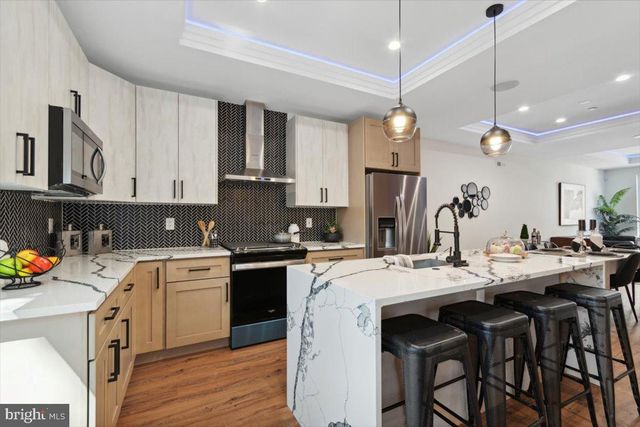 1805 E OAKDALE ST, Philadelphia, PA 19125