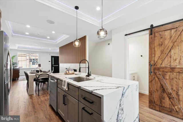 1805 E OAKDALE ST, Philadelphia, PA 19125