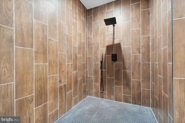 1805 E OAKDALE ST, Philadelphia, PA 19125