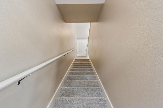 18529 PEBBLE LAKE COURT, Tampa, FL 33647