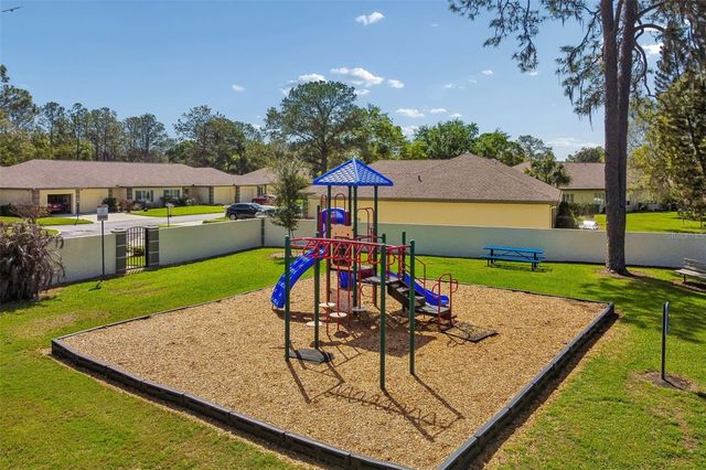 18529 PEBBLE LAKE COURT, Tampa, FL 33647