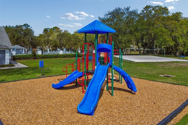 18529 PEBBLE LAKE COURT, Tampa, FL 33647